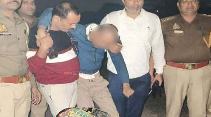 देवरिया में पुलिस हिरासत से भागने की कोशिश में पशु तस्कर के पैर में लगी गोली