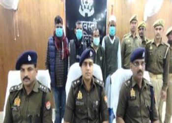 श्रावस्ती में माता-पिता की हत्या के आरोप में तीन सौतेले बेटे और एक वकील गिरफ्तार