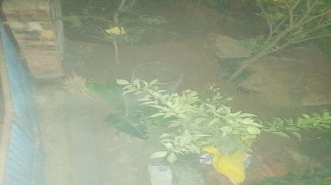 अयोध्या की पुलिस! पत्रकारों के पैत्रिक मंदिर पर अवैध बसे रामतीरथ के पुत्रो का कब्ज़ा कराने में जुटी पुलिस