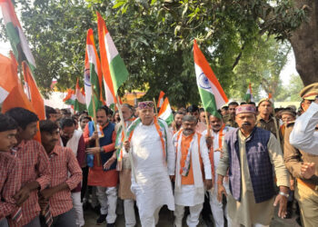 रुदौली: वंदेमातरम के जयघोष के साथ सरदार पटेल को नमन कर निकली एकता यात्रा; कृषि मंत्री सूर्य प्रताप शाही ने दिखाई हरी झंडी