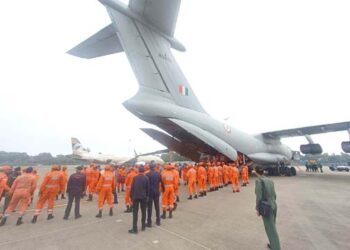 भारतीय वायु सेना का विमान आपातकालीन राहत सामग्री लेकर पहुंचा श्रीलंका