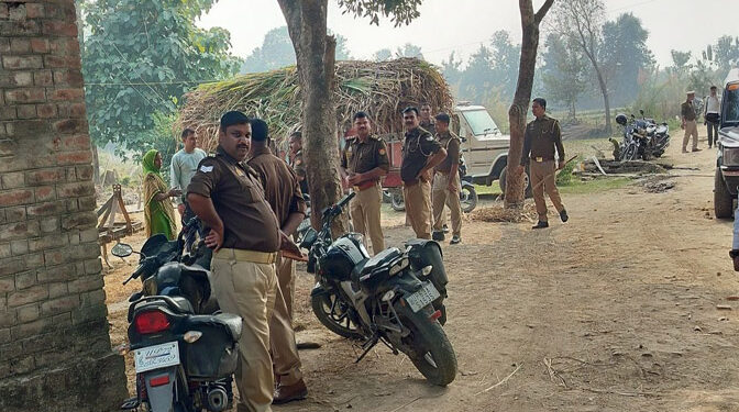 अयोध्या: हिस्ट्रीशीटर के घर दबिश देने गई पुलिस पर हमला; सब इंस्पेक्टर घायल, बदमाश पिस्टल छीनकर फरार