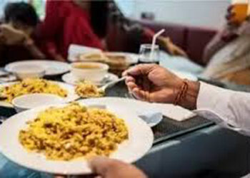 क्या सर्दियों में रात का भोजन जल्द करना चाहिए? क्यों समय आपकी सोच से अधिक अहम हो सकता है?