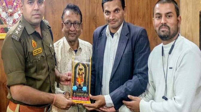 आशुतोष तिवारी को CO अयोध्या का फिर से चार्ज मिलने पर एनयूजे आई ने दी बधाई, मिलनसार व कर्तव्यनिष्ठा की हुई सराहना