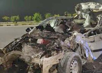 शामली में खड़े ट्रक से टकरायी कार, चार लोगों की मौत