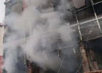 गोरखपुर के रेस्तरां में आग लगने से कर्मचारी की दम घुटने से मौत