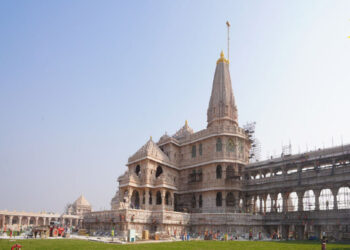 Photo, अयोध्या: राम मंदिर के शिखर पर हुआ ध्वजारोहण का रिहर्सल; ऑटोमैटिक सिस्टम से ध्वजा का होगा कंट्रोल