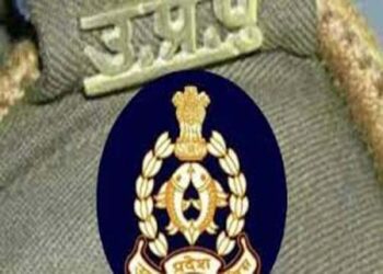 बलरामपुर में जबरन धन वसूली करने के दोषी दो पुलिसकर्मी सेवा से बर्खास्त