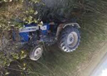 इटावा: ट्रैक्टर पलटने से एक लड़के की मौत, चार अन्य घायल