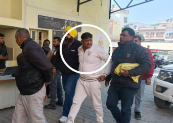 मेरठ: एंटी करप्शन टीम ने 4 लाख की रिश्वत लेते पकड़ा हापुड़ क्राइम ब्रांच का इंस्पेक्टर, मर्डर केस में मांगे थे रुपये