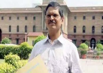 देवरिया में भूखंड आवंटन में जालसाजी के मामले में पूर्व आईपीएस अधिकारी अमिताभ ठाकुर गिरफ्तार