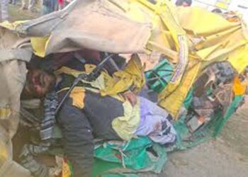 उन्नाव में डंपर की टक्कर से ऑटोरिक्शा में सवार तीन लोगों की मौत, कई घायल