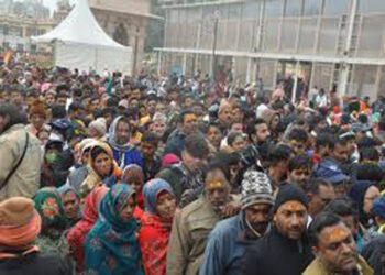 नव वर्ष से पहले अयोध्या समेत प्रदेश के प्रमुख मंदिर नगरों में श्रद्धालुओं की भारी भीड़ उमड़ी