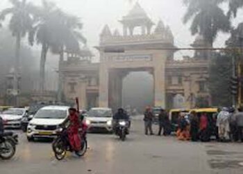 बीएचयू में वाहन ने मारी छात्रा को टक्कर, सुरक्षा कर्मियों से भिड़े छात्र