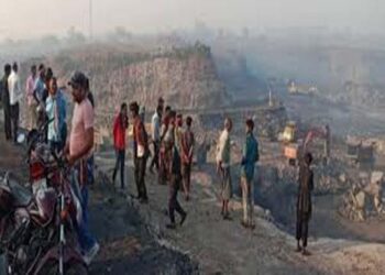 झारखंड: धनबाद में भूमिगत खदान से ‘जहरीली’ गैस के रिसाव के कारण एक हजार से अधिक लोगों होगे स्थानांतरित