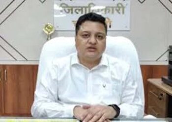 अयोध्या में जिलाधिकारी निर्देश, सुबह ठंड, कोहरा!! सांय ठंड गायब? ऑरेंज अलर्ट जारी, स्कूल 3:30 बजे तक खुलेंगे? Wow