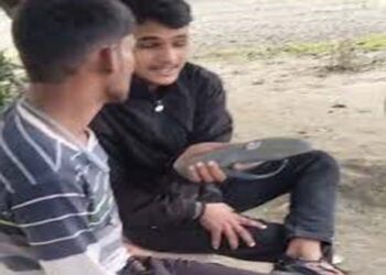 देवरिया: युवक की बेल्ट से पिटाई और थूक चाटने को मजबूर करने का वीडियो वायरल, एक आरोपी गिरफ्तार