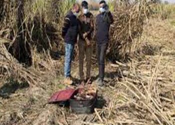 हापुड़ जिले में खेत में एक सूटकेस से महिला का कंकाल मिला