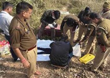 बरेली में लोहे के बक्से में मिला लड़के का शव