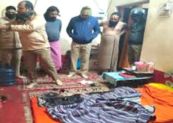 Ayodhya में हनुमानगढ़ी के महंत को जिंदा जलाने की कोशिश, आग की लपटें देख भागे कमरे से बाहर