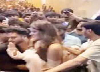 तेलंगाना: अभिनेत्री निधि अग्रवाल को कार्यक्रम में भीड़ ने घेरा, मॉल एवं आयोजकों के खिलाफ मामला दर्ज