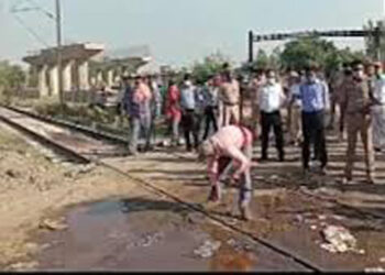 शाहजहांपुर में रेलवे क्रॉसिंग पर हादसा, ट्रेन की टक्कर से बाइक सवार पांच लोगों की मौत