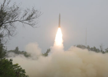 भारत ने एक ही लॉन्चर से दो ठोस ईंधन आधारित स्वदेशी ‘प्रलय’ मिसाइलों का साल्वो किया लॉन्च