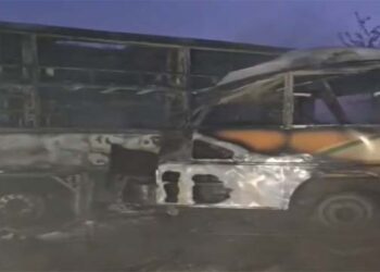 मथुरा में यमुना एक्सप्रेसवे पर सात बस समेत 10 वाहन टकराए, चार लोगों की मौत व 25 अन्य घायल