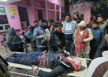 अयोध्या में कार ने बाइक में मारी टक्कर, एक की मौत, घायल जिला अस्पताल रेफर