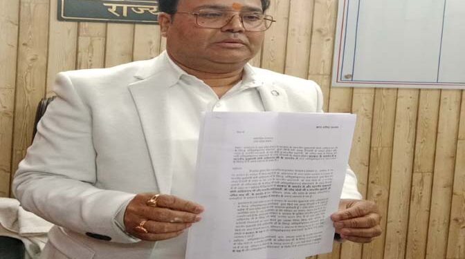 Video, Shankaracharya विवाद में अधिकारी ने दिया इस्तीफा, कहा- सरकारी अधिकारी Robot नहीं; बहस- पंडित बनाम ठाकुर?