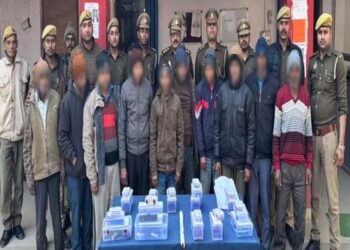 अयोध्या: डकैती की योजना बनाते हुए 10 अभियुक्त गिरफ्तार, हथियार बरामद