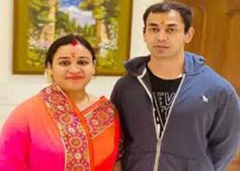 प्रतीक यादव ने पत्नी अपर्णा पर पारिवारिक संबंधों को बर्बाद करने का लगाया आरोप, तलाक लेने की बात कही