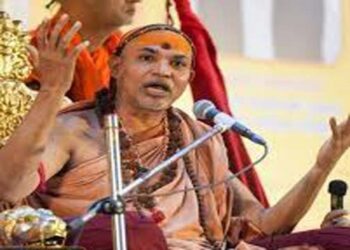 स्वामी अविमुक्तेश्वरानंद उवाच: योगी 40 दिन में गोहत्या पर रोक लगा खुद को हिंदू प्रेमी करें साबित