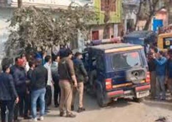 एटा में एक ही परिवार के चार सदस्यों की ईंटों से कुचलकर हत्या, पुलिस ने जांच शुरू की