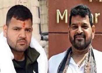 भाजपा सांसद करण भूषण सिंह और उनके पिता नए यूजीसी नियमों पर पुनर्विचार की मांग