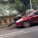 नोएडा: यातायात पुलिसकर्मी को कार चालक ने 500 मीटर तक बोनट पर घसीटा,मामला दर्ज