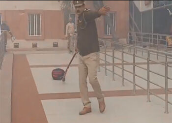 मऊ : काशी एक्सप्रेस में बम की सूचना से मचा हड़कंप