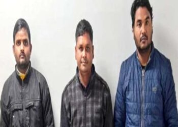 बिजनौर: ग्रामीण बैंक के प्रबंधक समेत तीन बैंककर्मी रिश्वत लेते रंगे हाथ गिरफ्तार