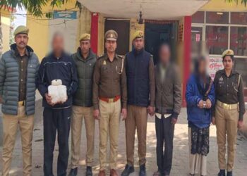 गोरखपुर में पूर्व प्रेमिका की हत्या के आरोप में पत्नी समेत तीन गिरफ्तार