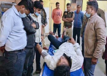 प्रतापगढ़ में कुख्यात इनामी बदमाश अतुल गौड़ पुलिस मुठभेड़ के बाद गिरफ्तार