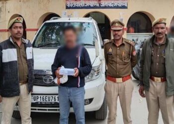 अयोध्या में फर्जी STF अधिकारी बनकर 4 लाख की ठगी, आरोपी गिरफ्तार
