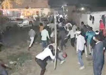 गोरखपुर में डीजे की तेज आवाज को लेकर हुए विवाद के बाद हिंसक झड़प, युवक की मौत