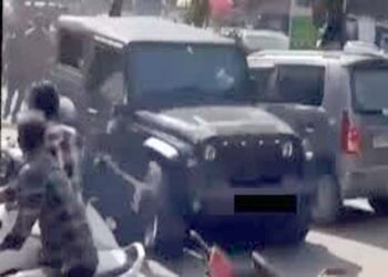 कुशीनगर में बेकाबू थार ने कई वाहनों को मारी टक्कर, पुलिस तलाश में जुटी