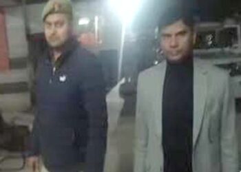 बिजनौर में एसटीएफ ने आईबी के फर्जी उपनिदेशक को गिरफ्तार किया