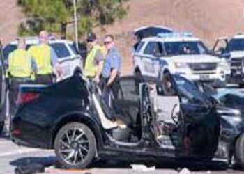 अमेरिका में अधिकारियों से बचकर भाग रहे चालक अन्य वाहन में मारी टक्कर, शिक्षिका की मौत