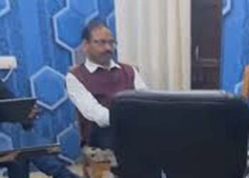 प्रयागराज में बिजली विभाग का SDO 10 हजार रिश्वत लेते हुए एंटी करप्शन टीम ने किया गिरफ्तार