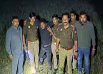 बलिया: पुलिस से मुठभेड़ में इनामी बदमाश को लगी गोली, अस्पताल में भर्ती