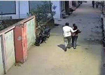 मैनपुरी में पूर्व छात्र ने धारदार हथियार से शिक्षिका पर किया हमला, मुकदमा दर्ज