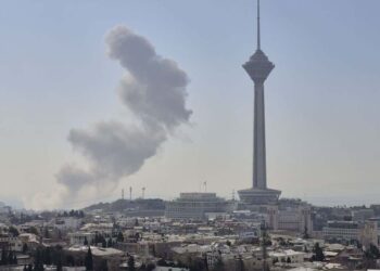 ईरान में सर्वोच्च नेता खामेनेई के कार्यालय के पास धमाके की खबरें, ट्रंप ने कहा – अमेरिका का ईरान में बड़ा युद्ध अभियान शुरू