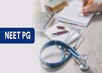 नीट पीजी के कट-ऑफ पर्सेंटाइल घटाने के फैसले को चुनौती देने वाली याचिका पर केंद्र को नोटिस